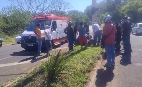 SAMU confirma atendimento a duas vítimas de acidente de moto (Foto: O Diário de Barretos) SAMU confirma atendimento a duas vítimas de acidente de moto (Foto: O Diário de Barretos)