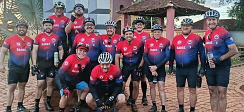 Grupo de Pedal Barretos Bikers com camiseta alusiva aos 70 anos da Festa do Peão Grupo de Pedal Barretos Bikers com camiseta alusiva aos 70 anos da Festa do Peão