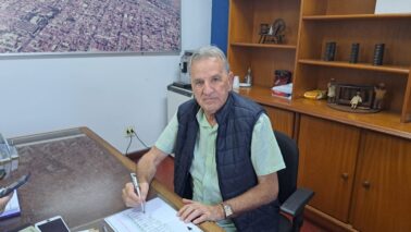A Secretaria de Trânsito e Mobilidade Urbana informou que a partir de segunda, dia 4 de agosto, entrará em funcionamento os dois novos conjuntos semafóricos instalados na Avenida Professor Roberto Frade Monte, com os cruzamentos com a Rua 32 (Jardim Ramos) e com a Avenida Brigadeiro Eduardo Gomes (bairro Marchi).