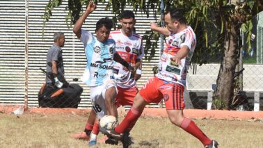 O Campeonato Amador Varzeano prossegue neste domingo (27), com jogos da 2ª rodada da Série A com cinco jogos e sete jogos válidos pela 1ª rodada da Série B.