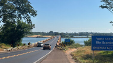 Ponte Gumercindo Penteado entre os estados de São Paulo e Minas Gerais