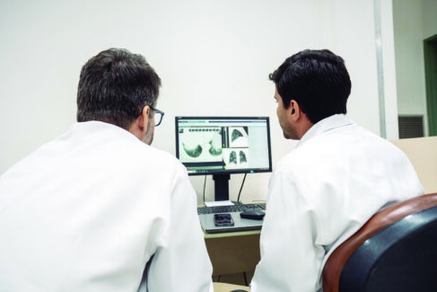 No Hospital de Amor, cerca de 500 novos casos de câncer de pulmão chegam por ano, sendo a maioria em estágio avançado Câncer de pulmão: Hospital de Amor une tecnologia, ciência e prevenção para mudar cenário da doença no Brasil