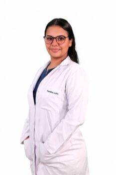 Karoline Cristina da Silva Lucino, estudante do 5º período do curso de medicina da FACISB, orientada pelo prof. Otávio Costa Vincenzi AVC: como identificar, agir e reduzir os riscos