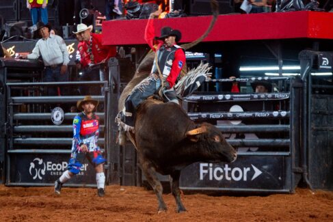 IMG-20250831-WA0024 Mineiro de Cantagalo vence montarias na terceira noite do Barretos International Rodeo