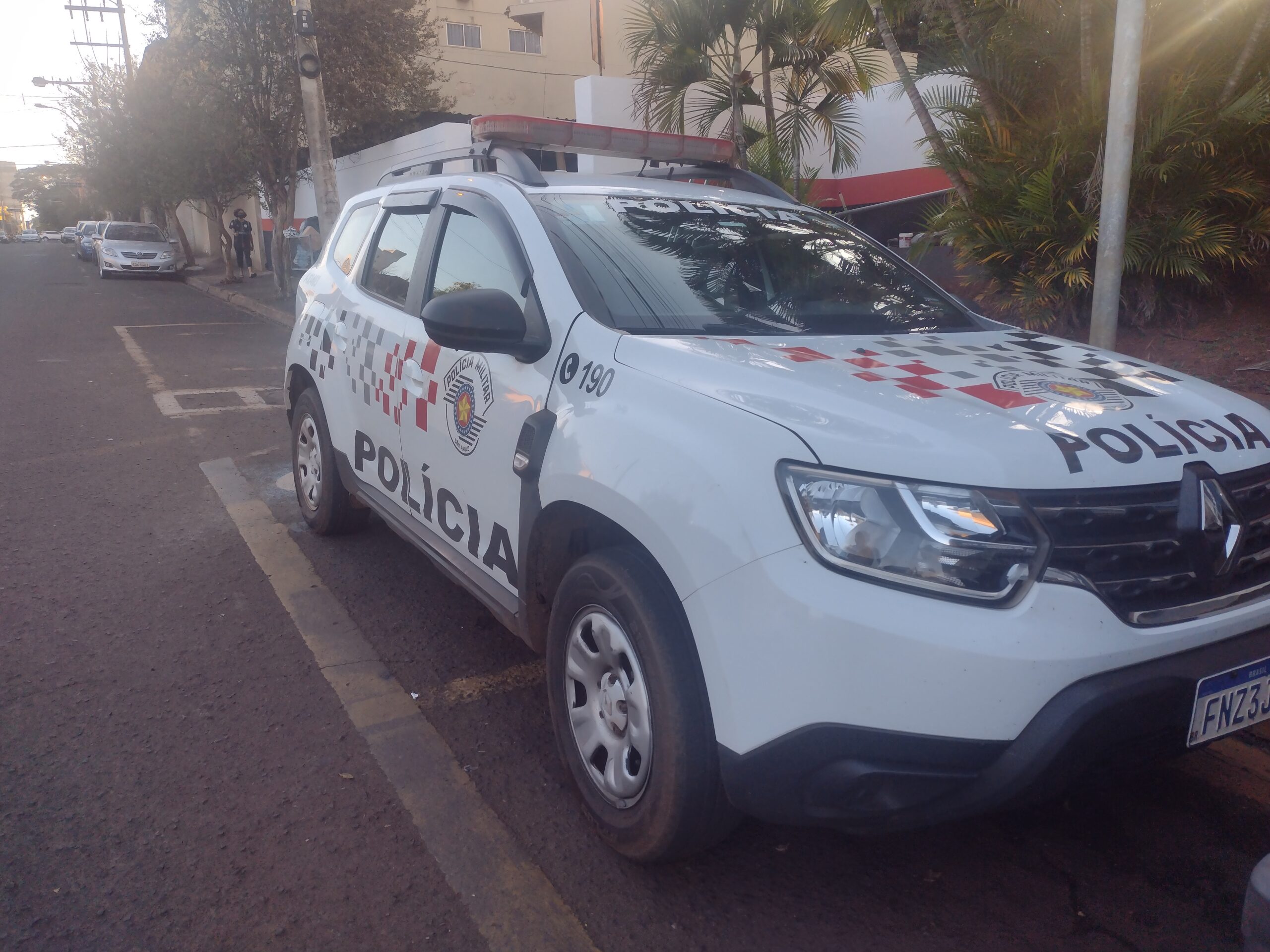 PM detém suspeito e apreende drogas em Colina