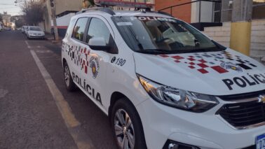 Polícia Militar encontra veículo dublê com sinais identificadores adulterados (Foto: O Diário de Barretos)