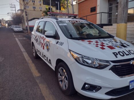 Polícia Militar encontra veículo dublê com sinais identificadores adulterados (Foto: O Diário de Barretos) Polícia Militar encontra veículo dublê com sinais identificadores adulterados (Foto: O Diário de Barretos)