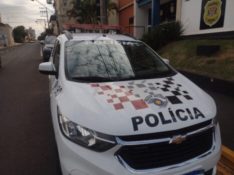 Procurado é detido pela PM no Distrito Industrial II (Foto: O Diário de Barretos)