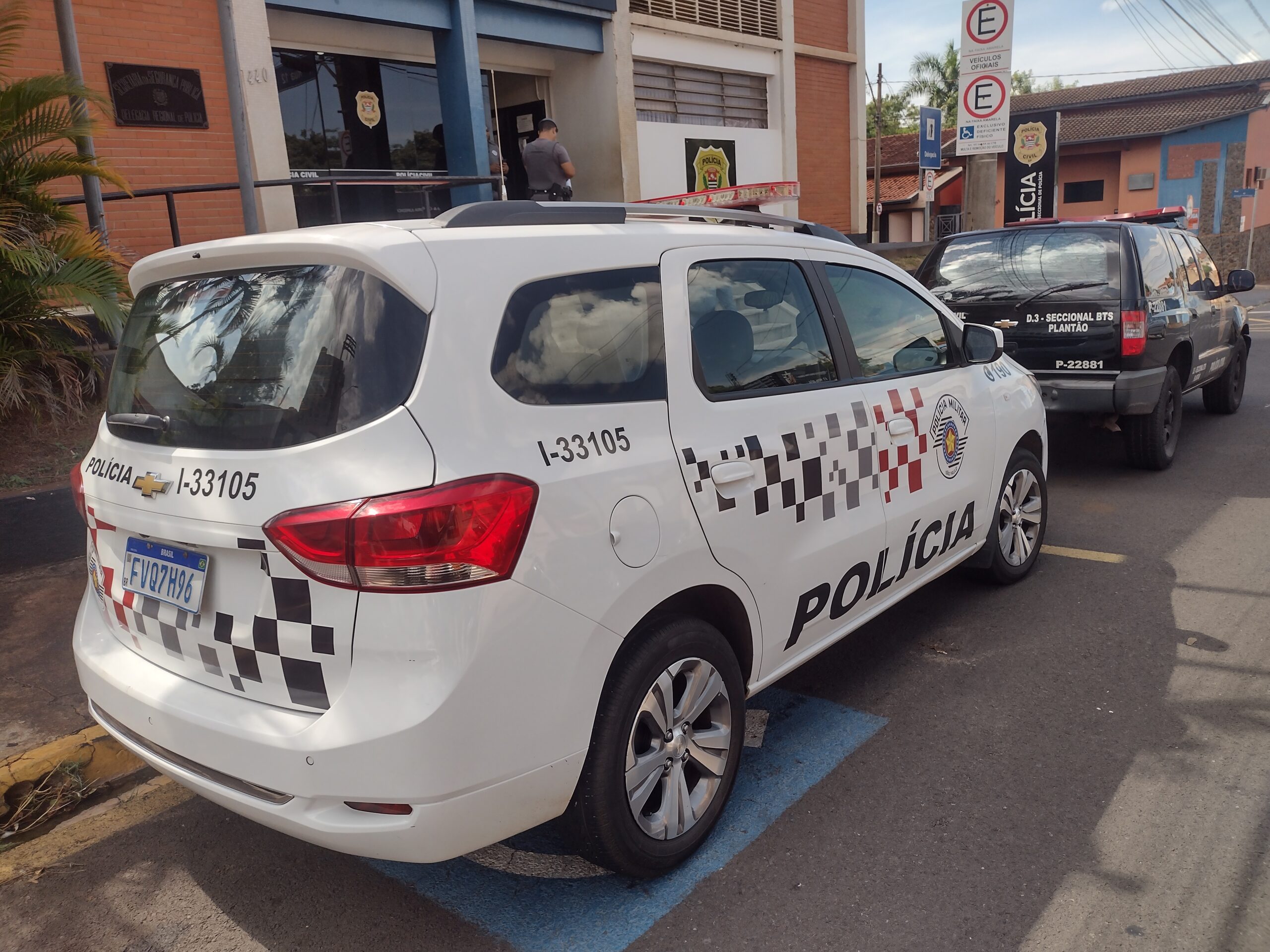 Acompanhante procura a polícia e denuncia ameaça e estelionato