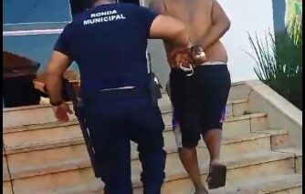 Homem é detido pela Ronda Municipal após desacato e resistência (Foto: O Diário de Barretos)