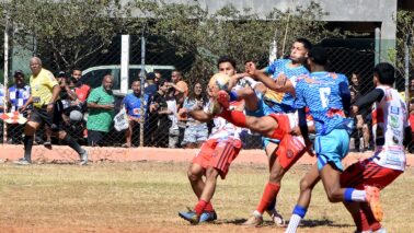 O Campeonato Amador Varzeano tem 13 jogos agendados para este domingo (17), pelas series A e B.