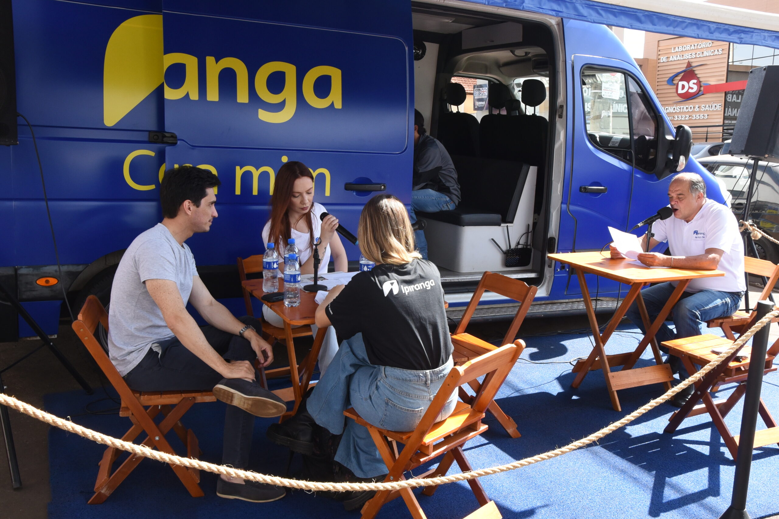 Rádio Ipiranga 93,5 leva música, informação e prêmios na cobertura da Festa do Peão