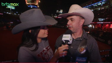 O rodeio em cavalos no estilo Bareback também teve a sua largada na Festa do Peão de Barretos com a montaria da primeira turma.