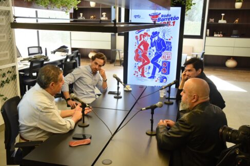 FESTA: Lançamento da rádio oficial da festa aconteceu no GMB com presença de diretores e locutor RÁDIO BARRETÃO FM