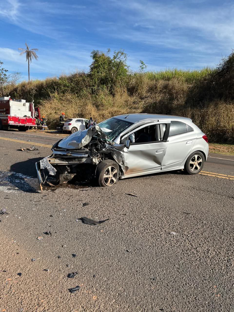 Mulher morre em acidente na rodovia Armando Sales Oliveira
