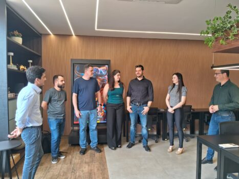 RECEPÇÃO: Startups finalistas foram recepcionadas no Centro de Inovação Comitivas Startups selecionadas são acolhidas no Hub Comitiva Inovação