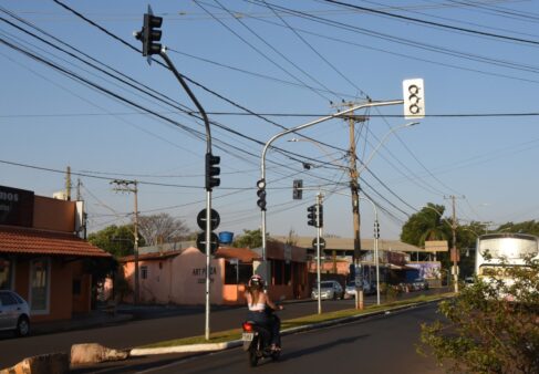 Semáforos entram em operação após ocorrência com pássaros