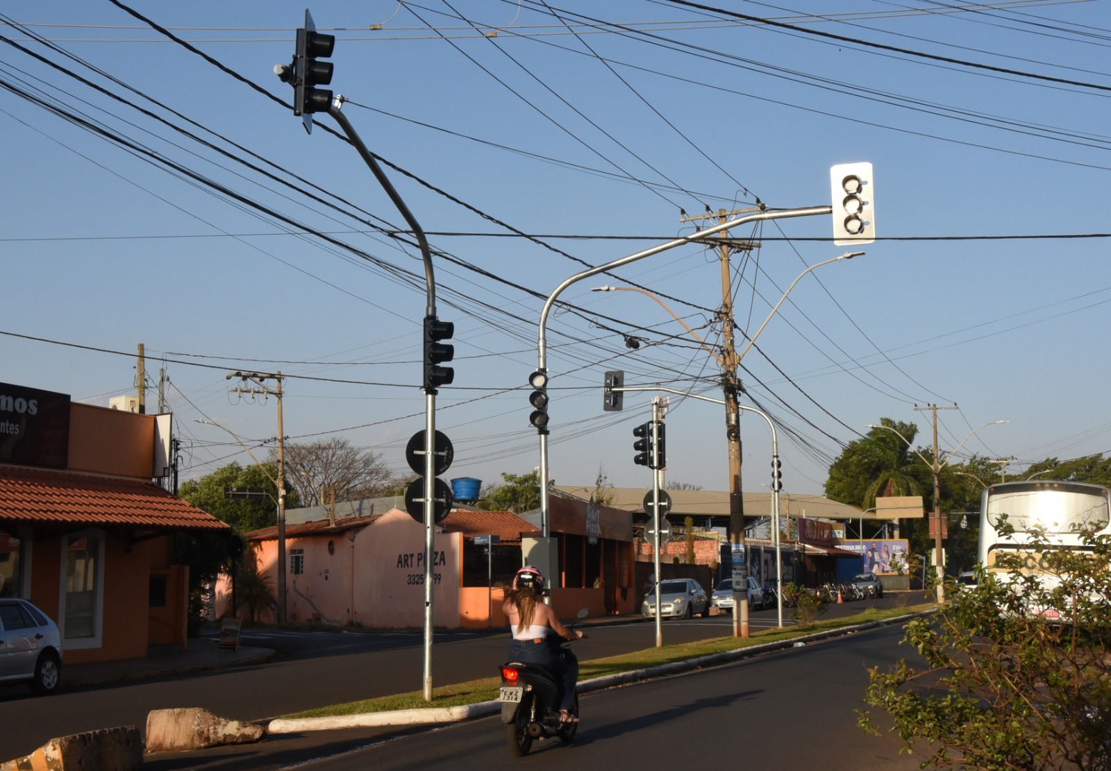 Semáforos entram em operação após ocorrência com pássaros