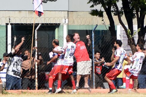 WhatsApp Image 2025-08-10 at 16.00.44 A Série A do Campeonato Varzeano teve jogos no final de semana, com destaque para a vitória do Atlético Vila Diva sobre o Vila Nogueira por 1 a 0 e a ADPM
