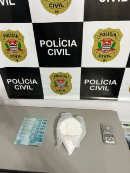 Operação integrada entre Polícia Civil, PM e GCM prende suspeito de tráfico (Foto: O Diário de Barretos) Operação integrada entre Polícia Civil, PM e GCM prende suspeito de tráfico (Foto: O Diário de Barretos)