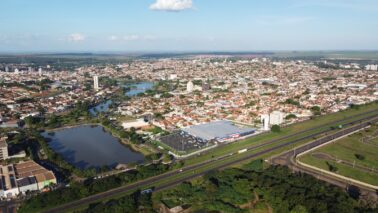 O tradicional desfile de aniversário de Barretos não será realizado neste ano de 2025. Em nota, a Prefeitura da Estância Turística de Barretos divulgou que o cancelamento do evento