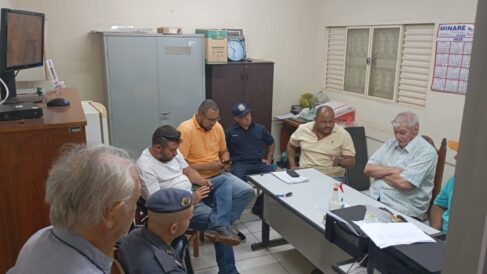 WhatsApp Image 2025-08-18 at 13.51.33 Uma reunião realizada na sede da Liga Barretense de Futebol na manhã desta segunda (18), discutiu a segurança nas partidas do Campeonato Amador Varzeano nas séries A e B.