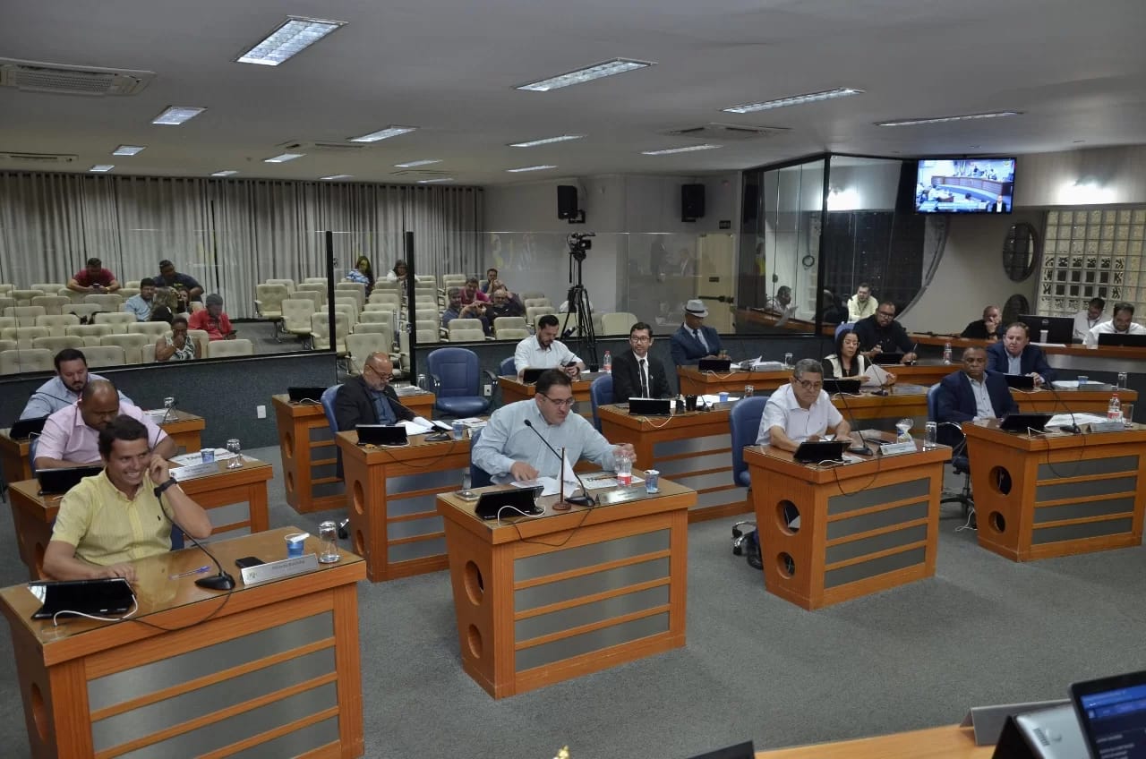 Vereadores aprovam aumento de R$ 7 milhões em despesa da Câmara