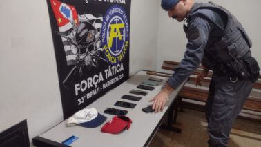 Assaltante é preso pela PM durante roubo a ônibus na Assis Chateaubriand (Foto: O Diário de Barretos)