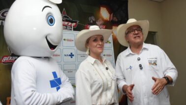 Ministro da Saúde reforça importância da vacinação na 70ª Festa do Peão