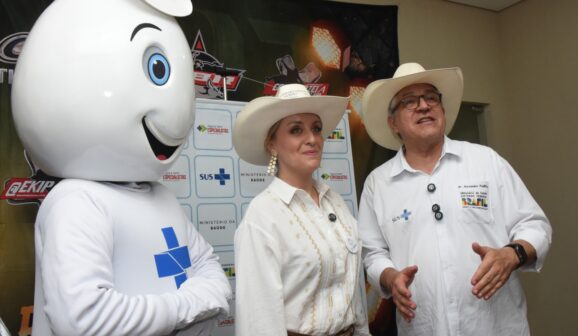 Ministro da Saúde reforça importância da vacinação na 70ª Festa do Peão