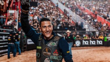 Com o título de campeão nacional da PBR Brazil 2025 já garantido, o sul-matogrossense Gustavo Luiz da Silva, 19 anos, da cidade de Inocência-MS, entra hoje (24), na Arena do Parque do Peão