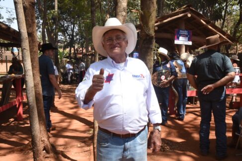 PATRIMÔNIO: João Paulo é coordenador do concurso que reuniu 20 comitivas nessa edição Queima do Alho mantém tradição em mais uma edição da Festa