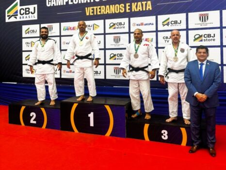 WhatsApp Image 2025-08-26 at 16.10.34 O judoca Tiago Leal conquistou, no sábado (23), a medalha de prata no Campeonato Brasileiro de Veteranos e Kata, na Classe M4