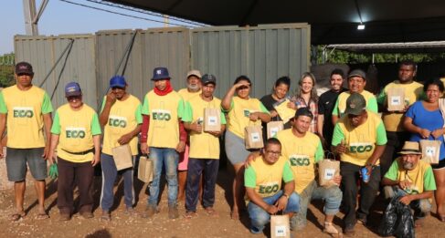 VALORIZAÇÃO: Ação realizada no Parque do Peão mobilizou voluntários e aumentou autoestima de agentes Ações de cuidado e autoestima marcam a 70ª Festa do Peão de Barretos