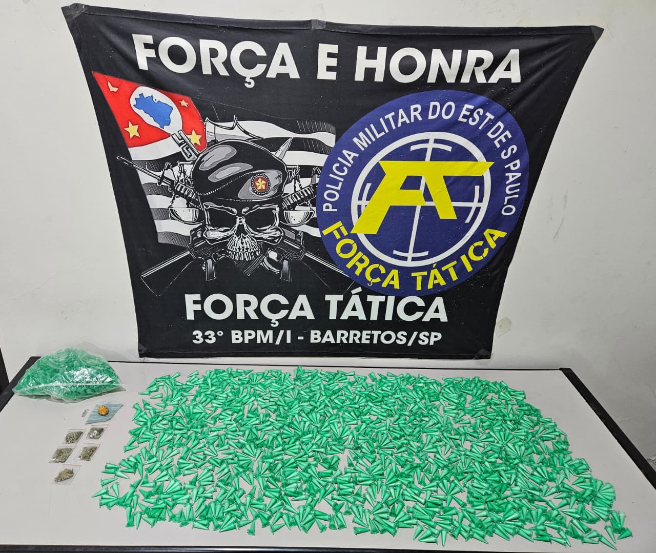 Polícia Militar encontra adolescente e apreende 1,3 kg de drogas