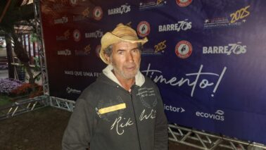 O paulista de Aparecida-SP, Pedro Arneiro, o conhecido Pedro da Santa, está participando da 70ª Festa do Peão de Barretos, onde conduz a imagem de Nossa Senhora Aparecida