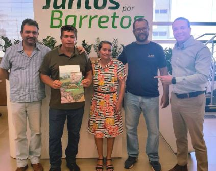 banco A CATI regional Barretos em parceria com o Banco Cooperativa SICREDI, celebrou um marco importante para o agronegócio paulista, com a assinatura do primeiro contrato do programa Pró-Trator na região.