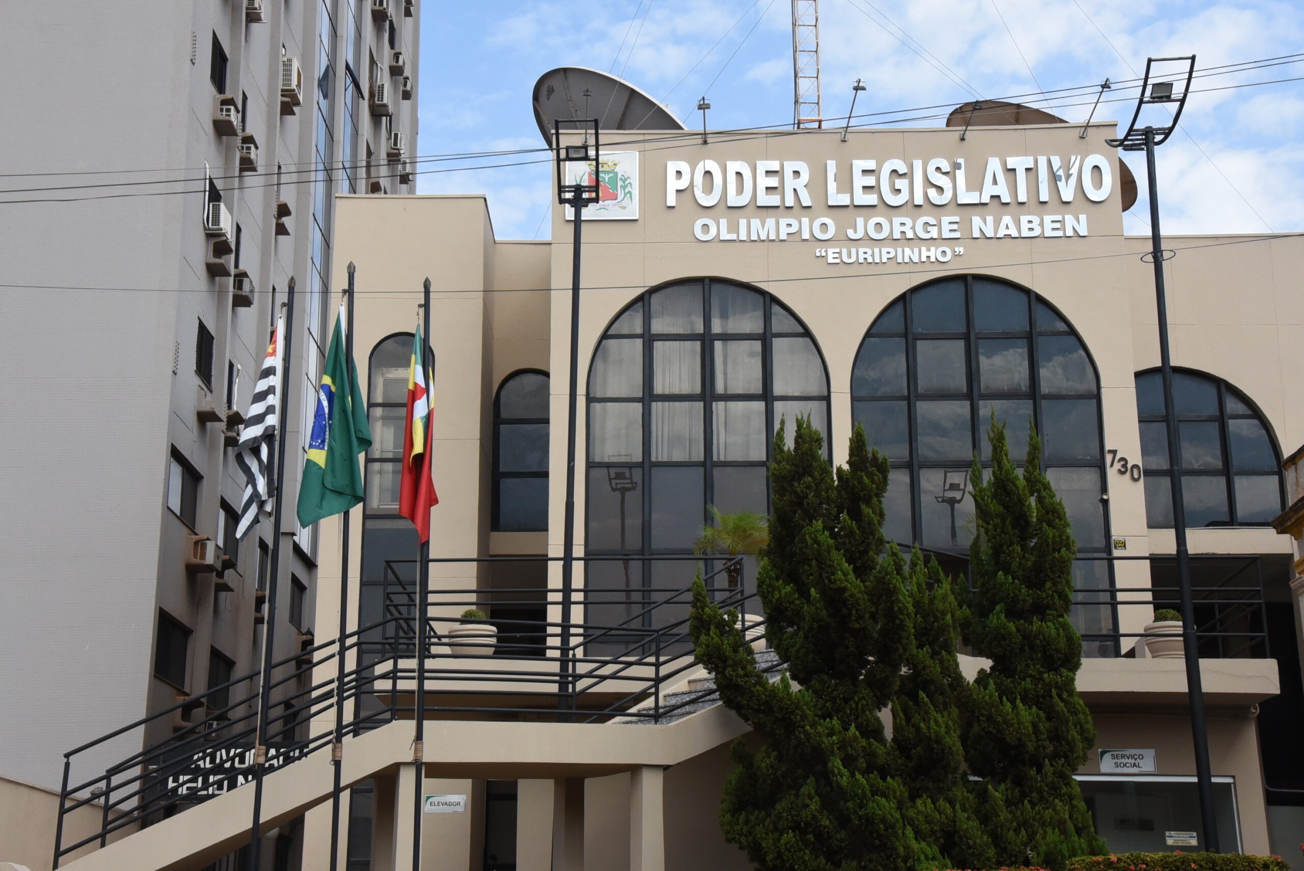 Câmara analisa dois vetos do prefeito em sessão
