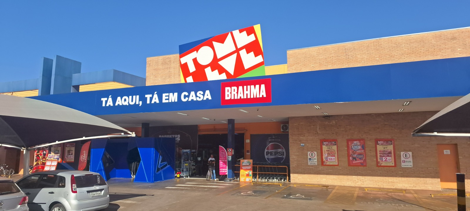 Supermercado Tome Leve reinaugura loja na avenida 43