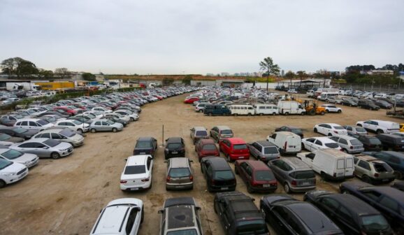Com ofertas e preços acessíveis entre motos e automóveis em condições de circular pelas ruas estarão no leilão que o Departamento Estadual de Trânsito de São Paulo (Detran-SP)