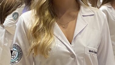 Maria Eduarda Nunes, estudante do 3º período do curso de Medicina da FACISB, orientada pela profª Andrea Carla Celotto Anticoncepcional e enxaqueca com aura: Uma combinação perigosa