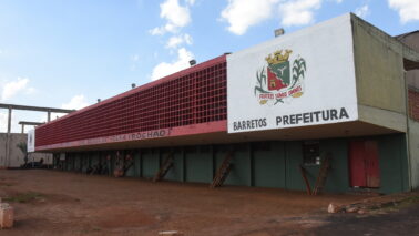 O ginásio municipal de esportes João Batista da Rocha, o Rochão, está interditado desde o dia 27 de maio devido a decisão do juiz Luiz Fernando Silva Oliveira, da 2ª Vara Cível de Barretos.