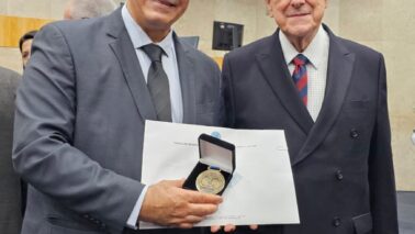 Vitor Marques e Alberto Whitaker, presidente do Conselho Regional de Administração de São Paulo (Foto: Divulgação)