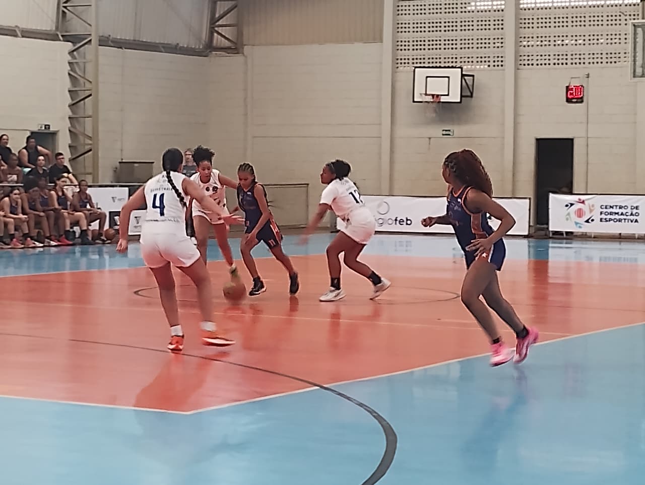 Agenda tem jogos de futebol e basquete neste sábado em Barretos
