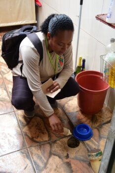 COMBATE: Trabalho de agentes de controle ao mosquito continua em bairros da cidade Setembro começa sem internações por dengue em Barretos