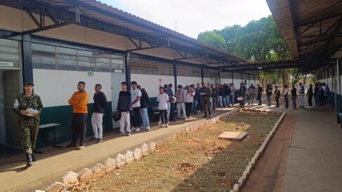 WhatsApp Image 2025-09-04 at 16.40.07 O Tiro de Guerra de Barretos recebeu os jovens alistado no ano de 2025 para a seleção complementar visando a formação da turma de atiradores do próximo ano.