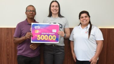 Cliente comemora prêmio de promoção do GMB