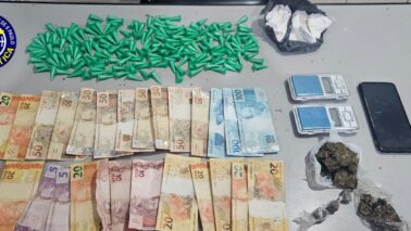 PM detém adolescentes na prática de tráfico (Foto: O Diário de Barretos)