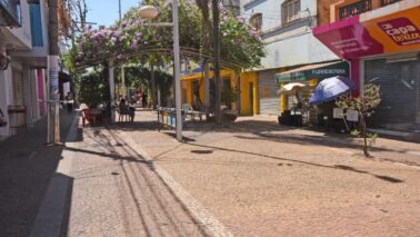 Comércio cobra abertura da avenida 17