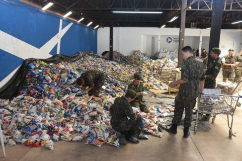 Solidariedade em show resulta em mais de 1 mil cestas entregues